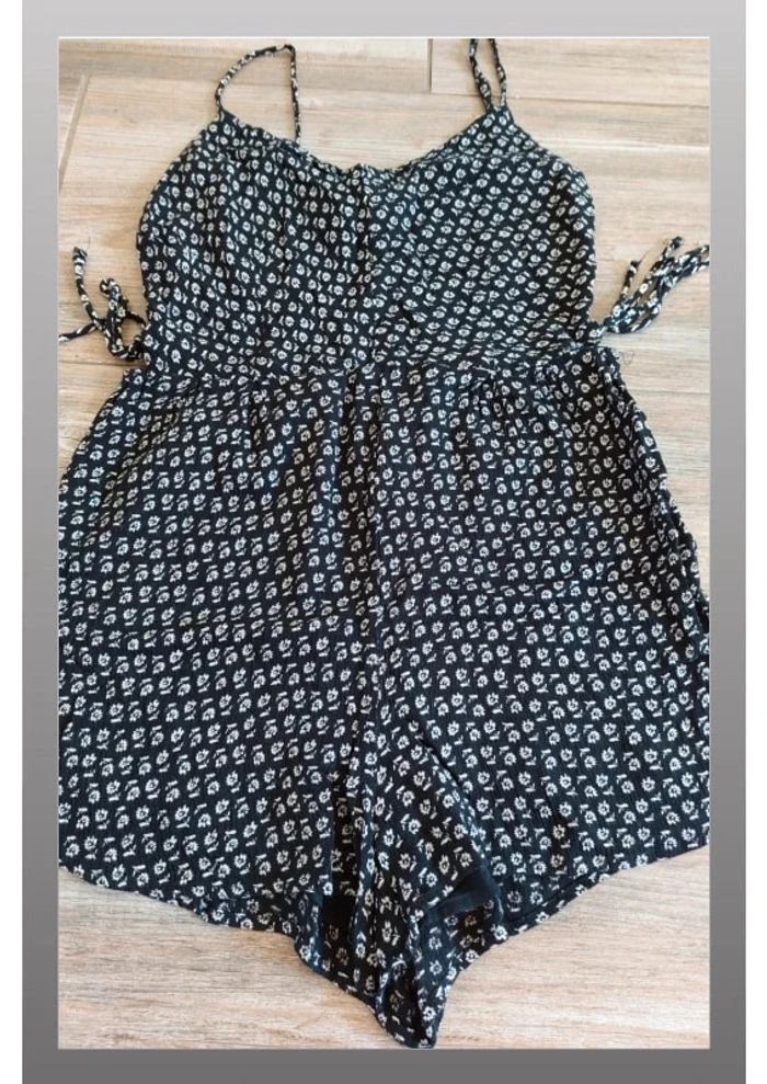 Combinaison bershka bleue avec fleurs taille M