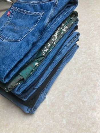 Lot de jeans différentes marques