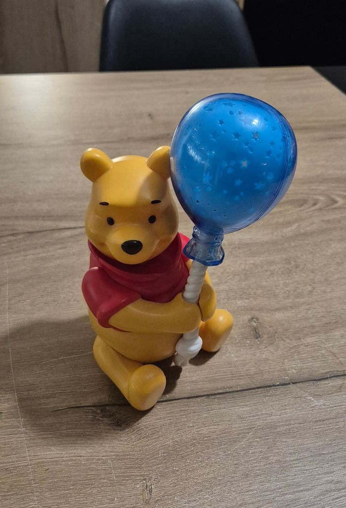 Veilleuse Winnie l'ourson avec ballon