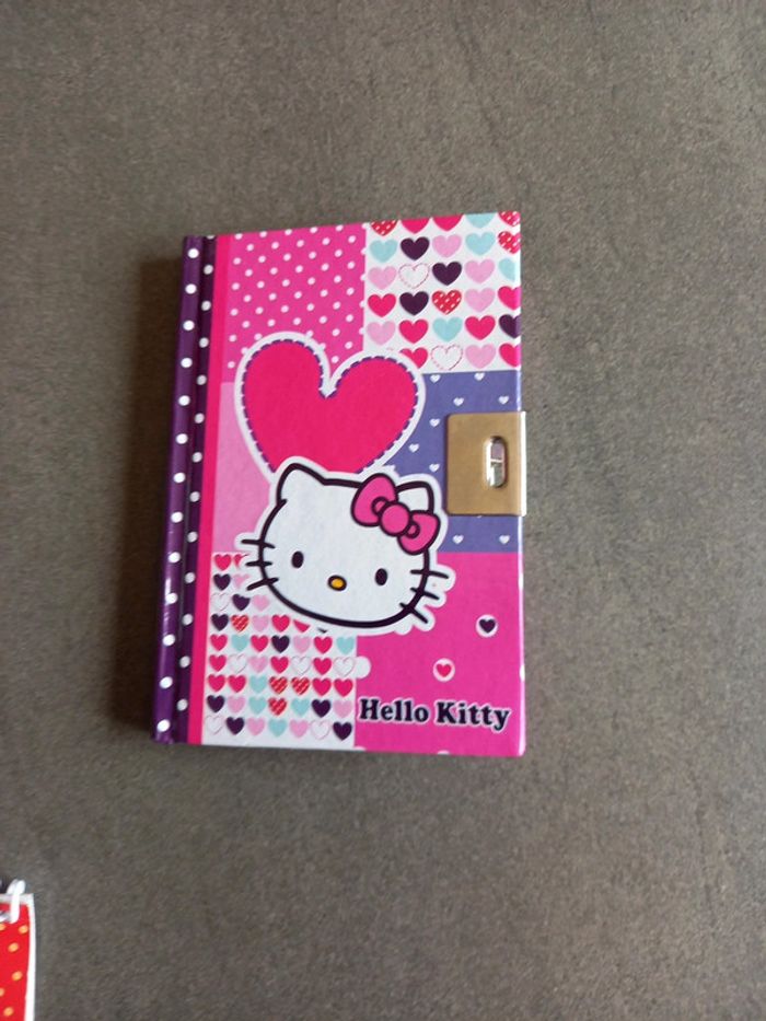 Boîte Hello Kitty et accessoires - photo numéro 7