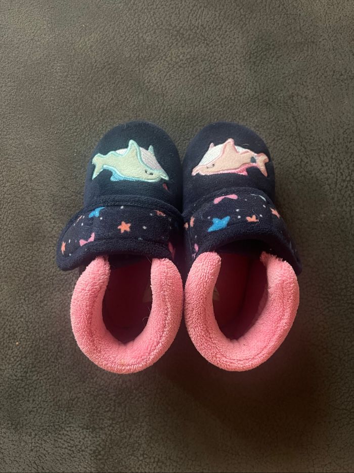 Chausson bleu et rose dauphins Isotoner - photo numéro 2