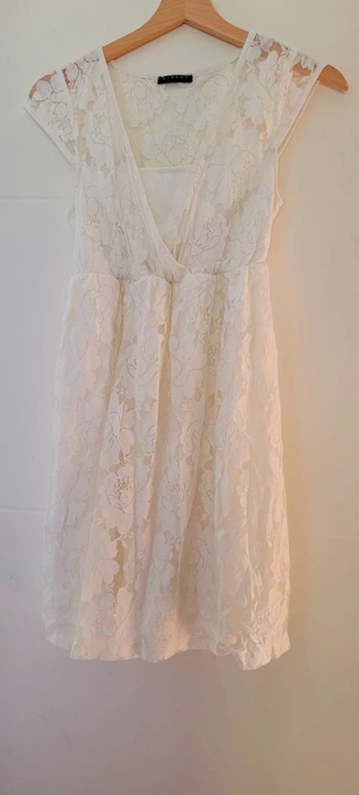 Jolie robe blanche brodée Sisley taille 11 ans excellent état - photo numéro 8