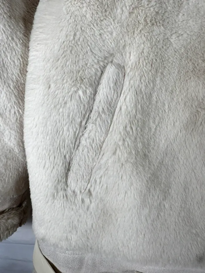 Veste fausse fourrure YesStyle – Blanche/crème, chic & chaude - photo numéro 2