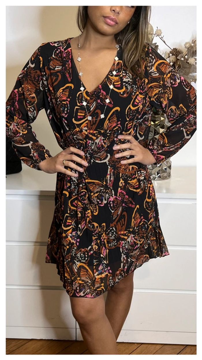 Superbe robe plissée 🤍🤍 - photo numéro 3