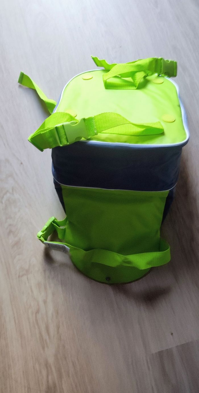 Réhausseur de chaise bébé nomade Badabulle avec sac à dos - photo numéro 3