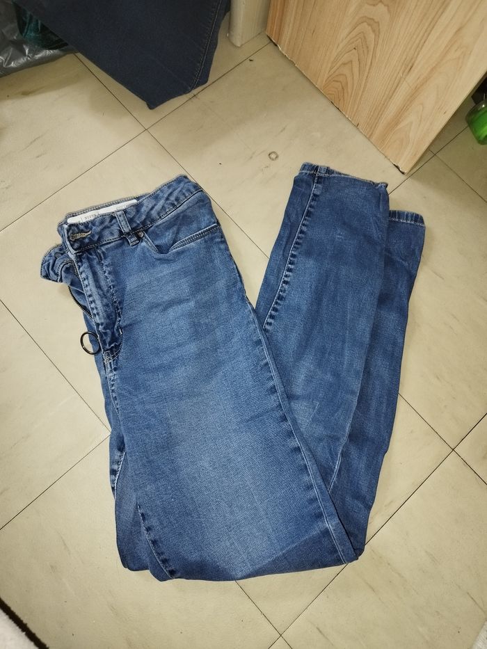 2 jeans voir description - photo numéro 4