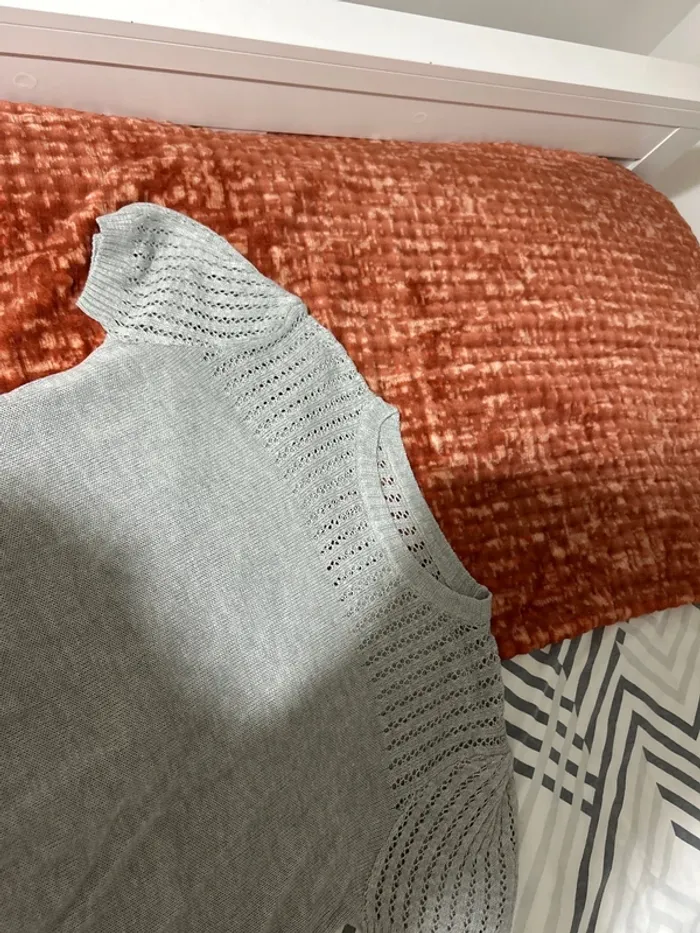 Top en maille gris - photo numéro 2
