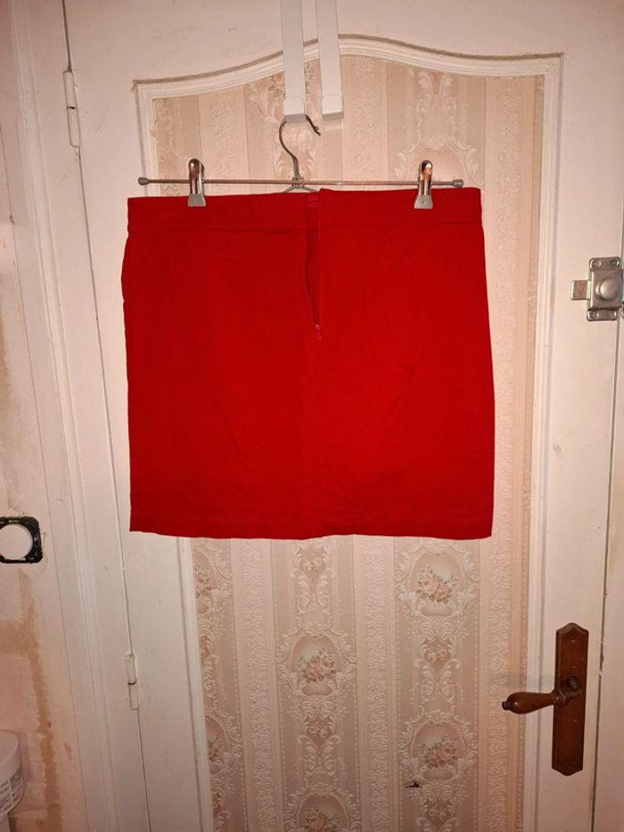 Jupe en jean rouge - photo numéro 2