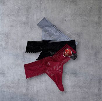 lot 3 string dentelles femme taille M /38