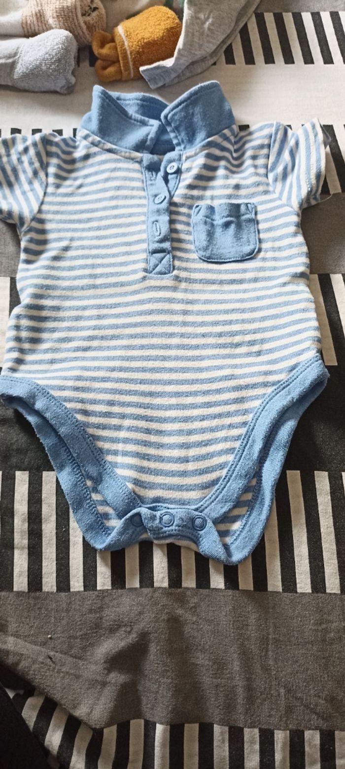 Vêtements bébé 6/9mois - photo numéro 1