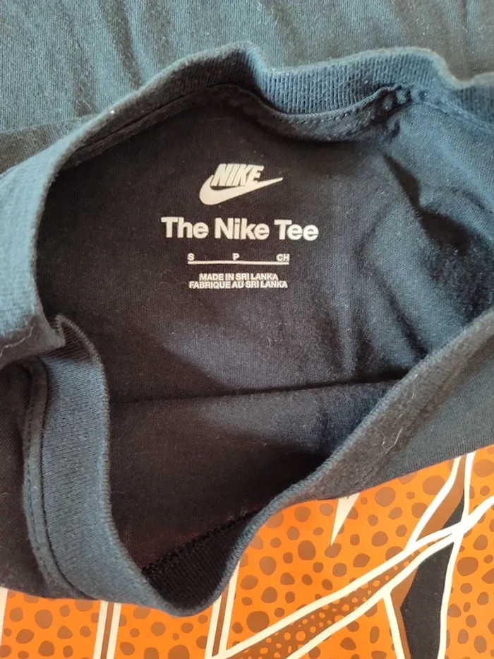 T-shirt Nike noir logo orange – Taille S - photo numéro 3