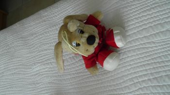 Peluche chien beige