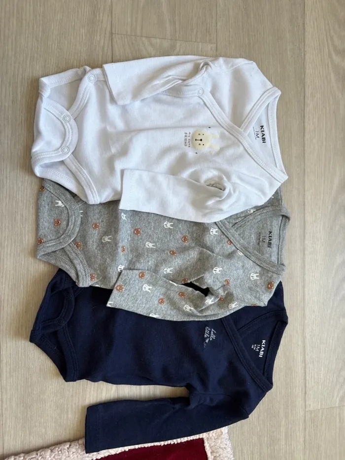 Lots bodies bébé 1 mois