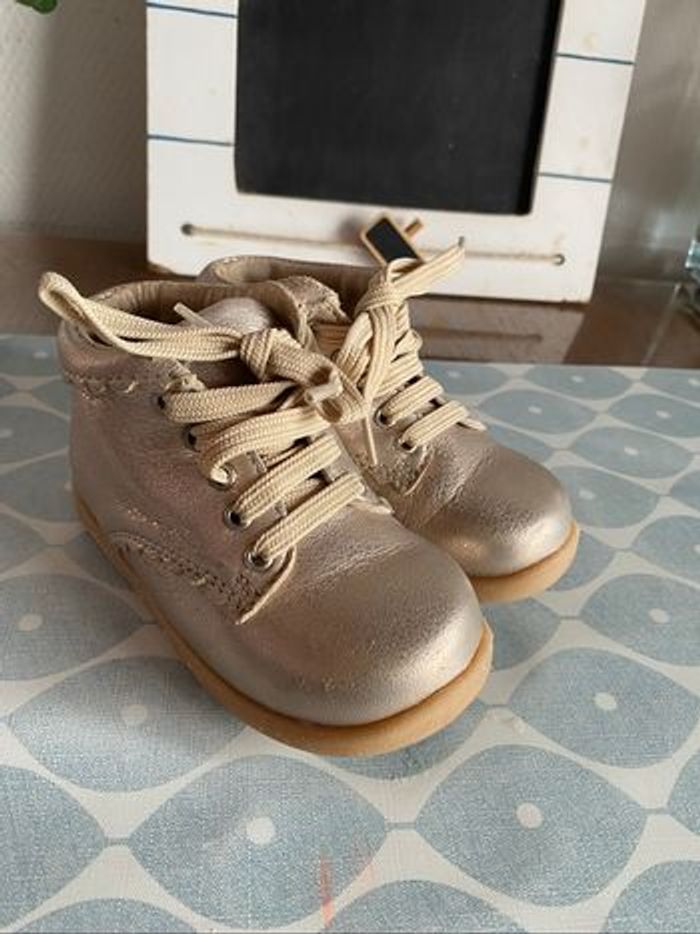 Chaussure fille taille 22 - photo numéro 2