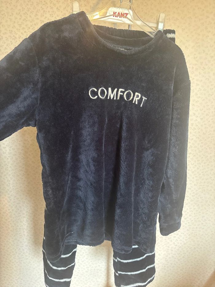 Ensemble de pyjama taille 42 comme neuf - photo numéro 3