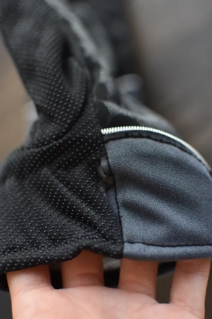 Gants noirs - photo numéro 2