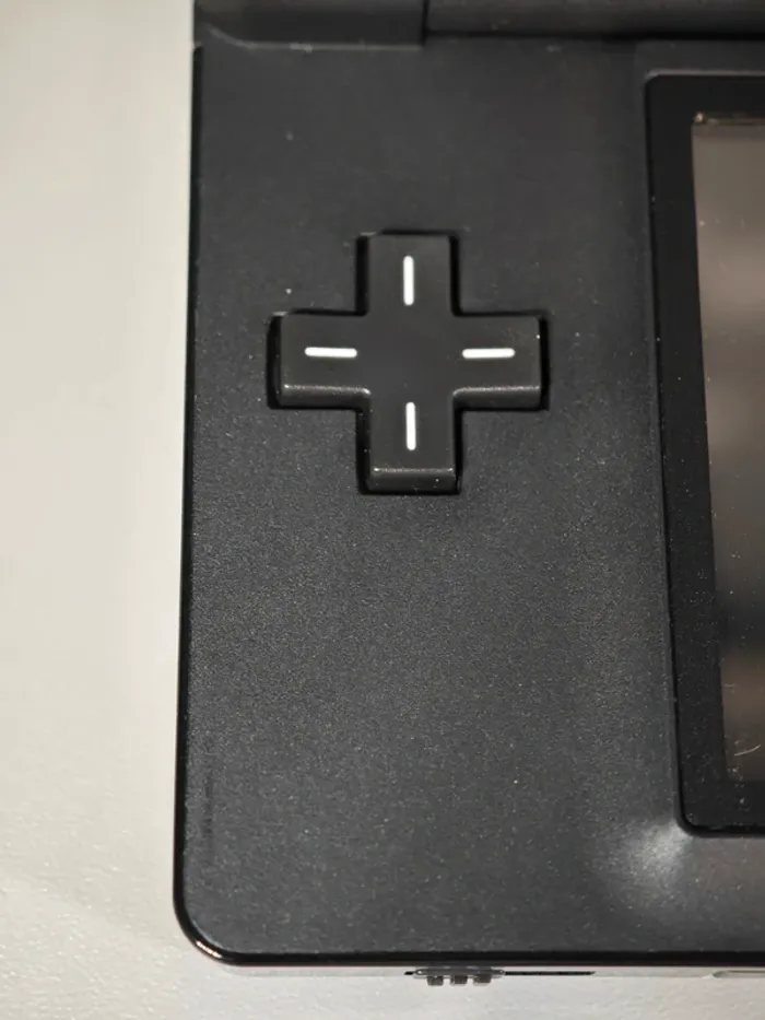 Console Nintendo DS Lite excellent état avec chargeur et stylet - photo numéro 4