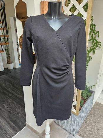 Superbe robe noir manches longues taille XL