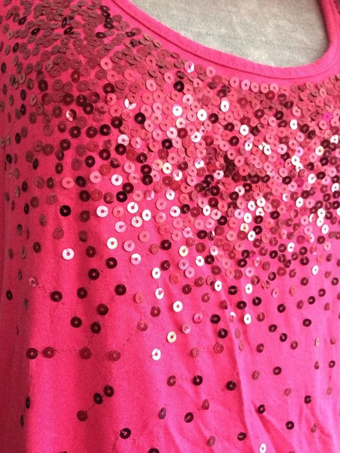 Robe rose avec sequins - photo numéro 2
