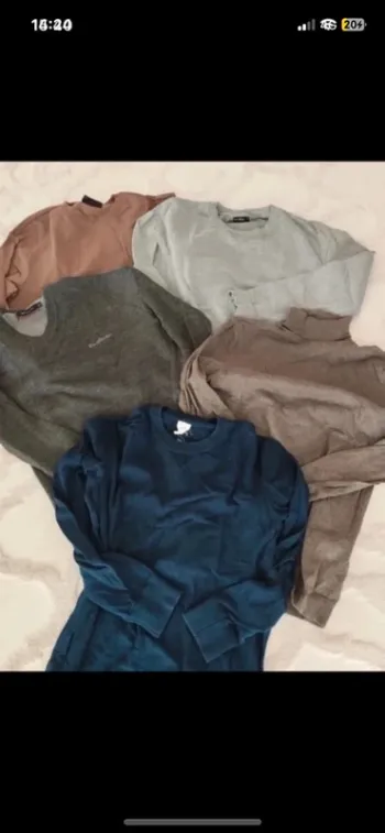 Lot de 5 pulls taille M et s taille un peu grand convient au M