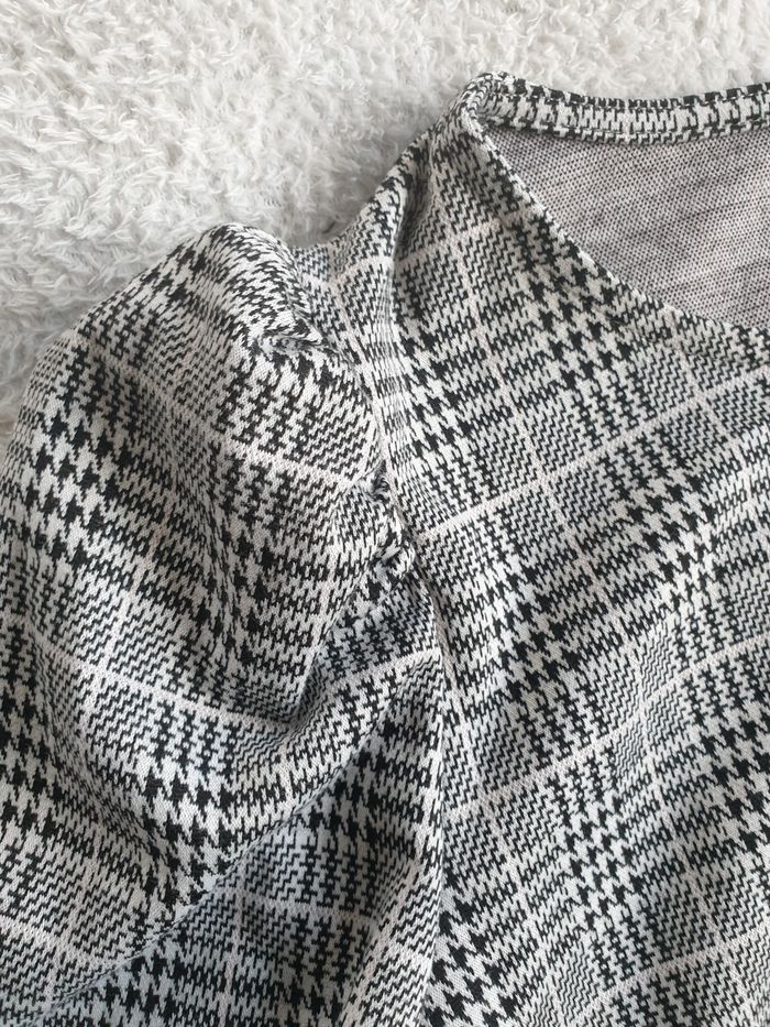 Robe M a carreaux noire et blanches neuve - photo numéro 4
