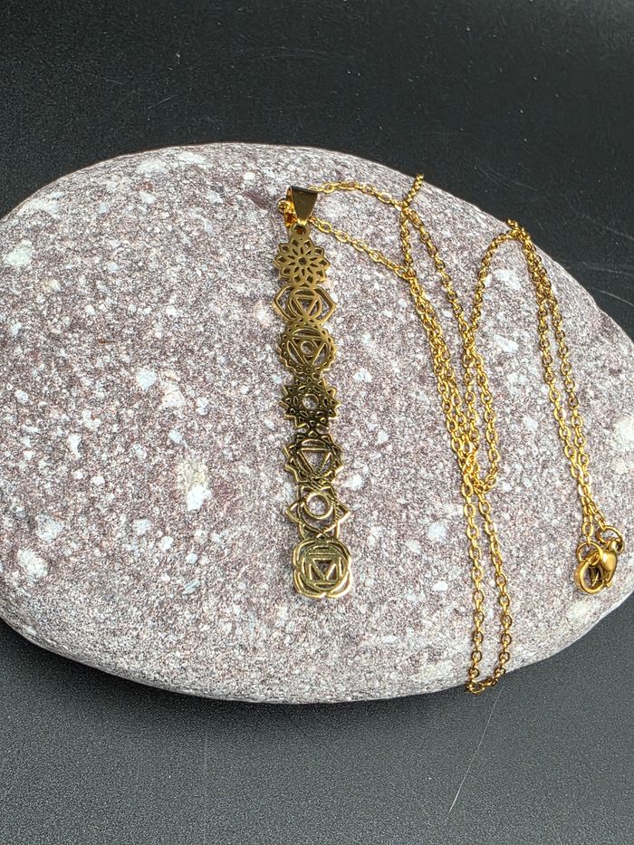 7 Fleurs de Chakras Pendentif Collier doré NEUF - photo numéro 5