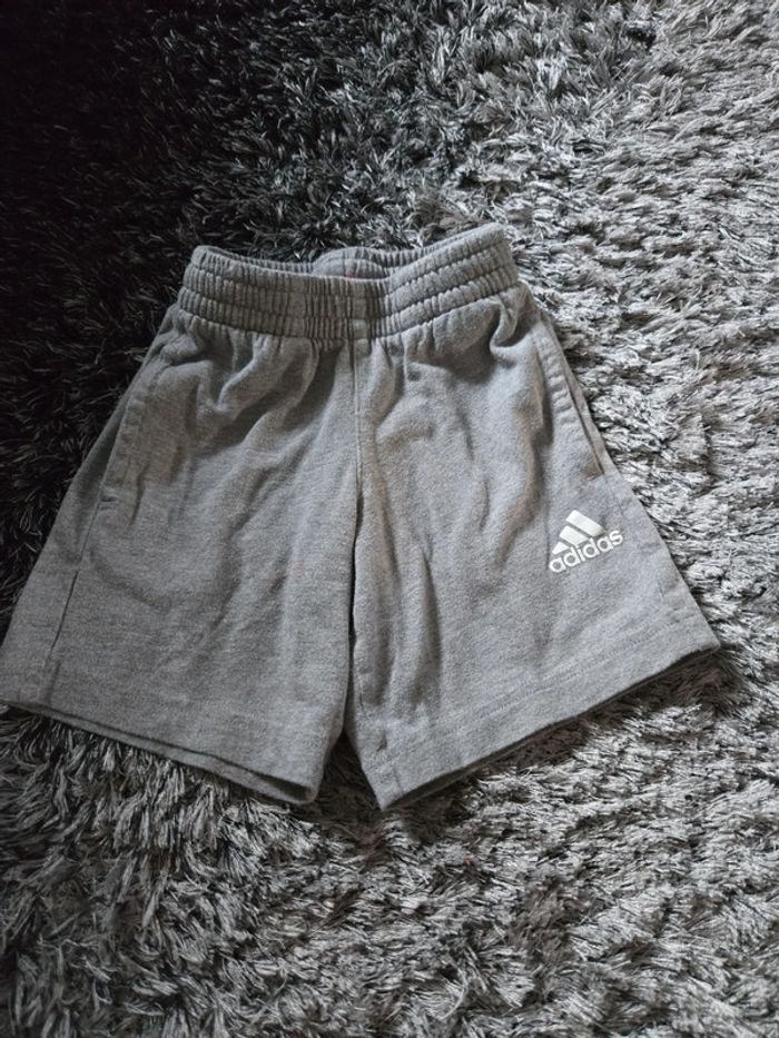 Short Adidas 18 mois