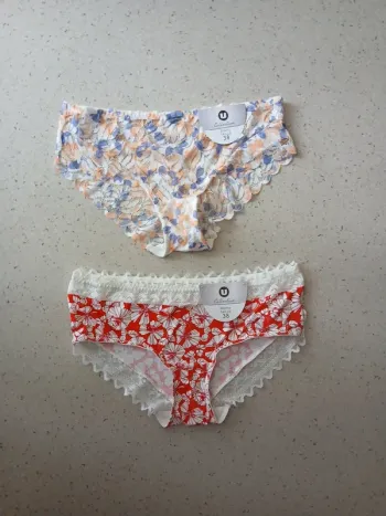 Lot 2 shorty taille 38
