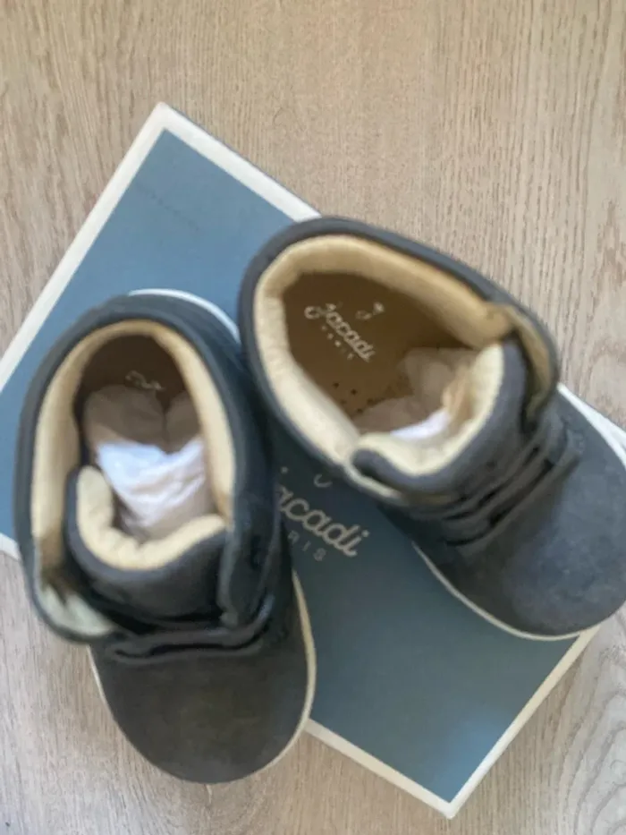 Bottines tennis en cuir Jacadi pointure 19 Neuve val 75e - photo numéro 4