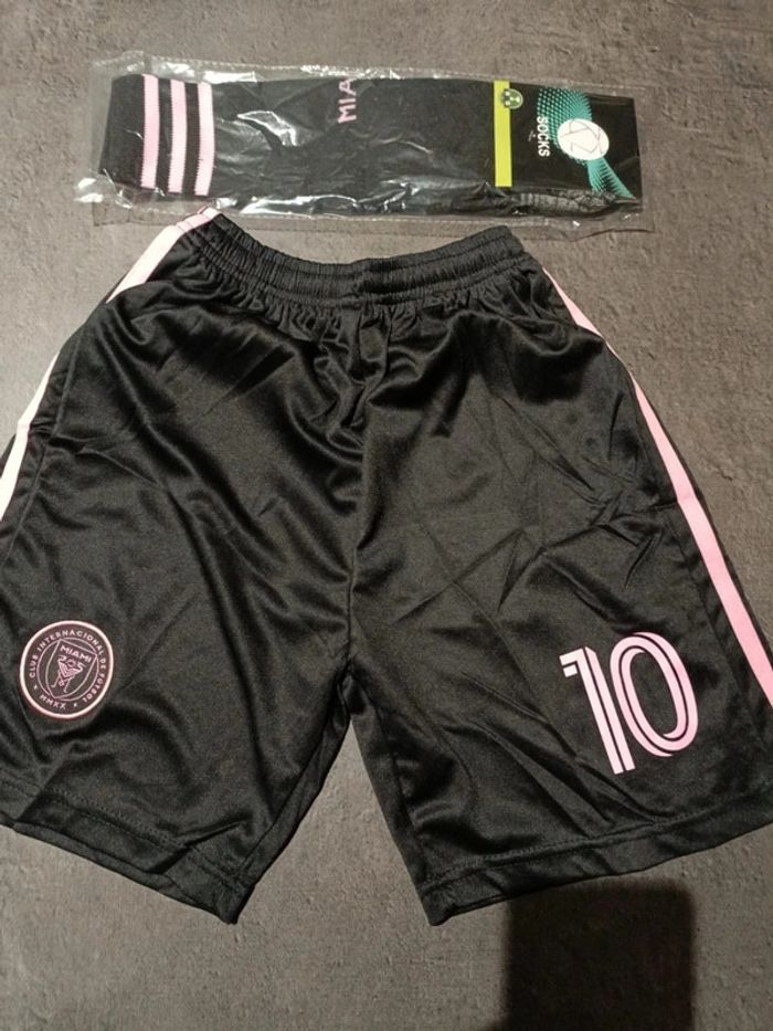 Tenue football Léo Messi Inter Miami rose. T.26 - photo numéro 3