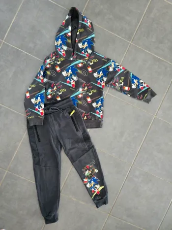 Ensemble jogging Sonic