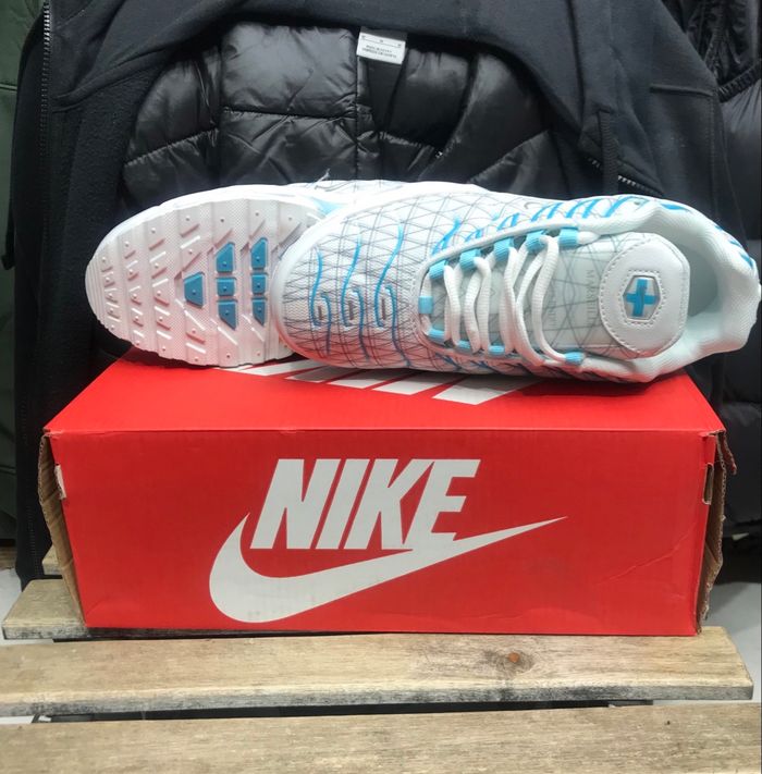 Tn om neuf jamais porté taille 45 - photo numéro 3