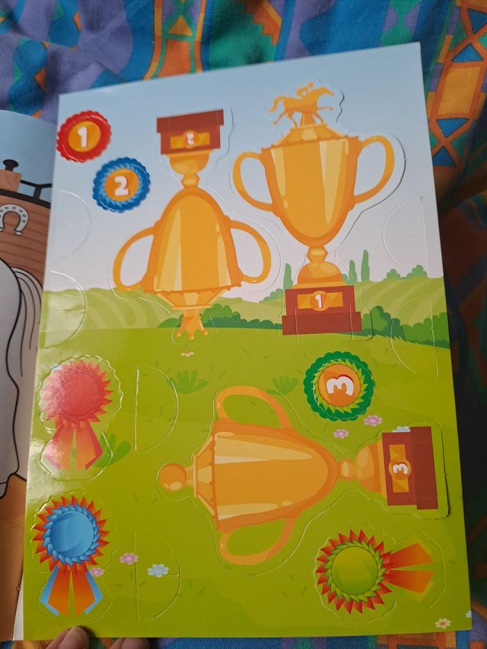 Coloriage tout l'univers des chevaux NEUFlivre de coloriage neuf. - photo numéro 4