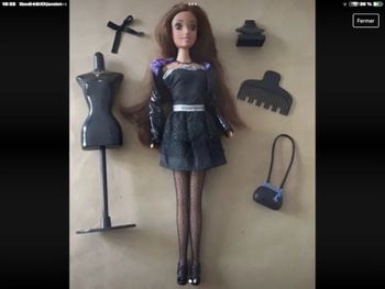 Poupée chicca vampira parlante