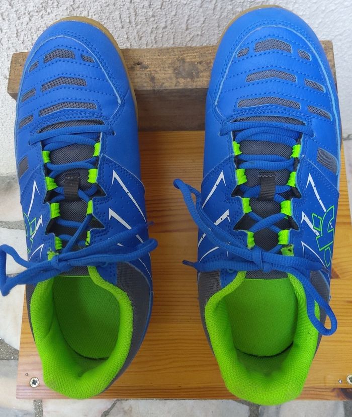 Tennis  pointure  40 " Decathlon "