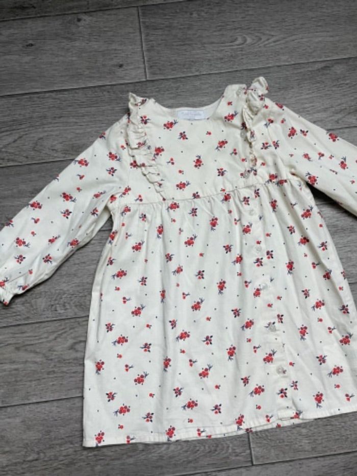 Robe Cadet Rousselle 3 ans. Volants fleurs rouge