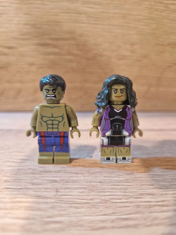 Figurines type lego Hulk et She-Hulk Marvel
