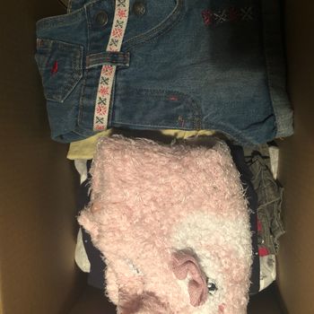 Vente gros lots de vêtements fille de 12 mois à 4 ans.