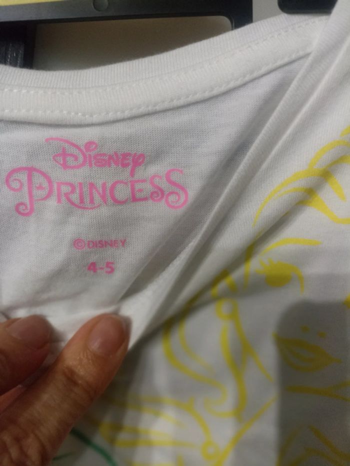 T shirt Disney princesses 5 ans - photo numéro 2
