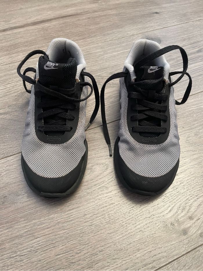 Basket Nike taille 3O - photo numéro 2