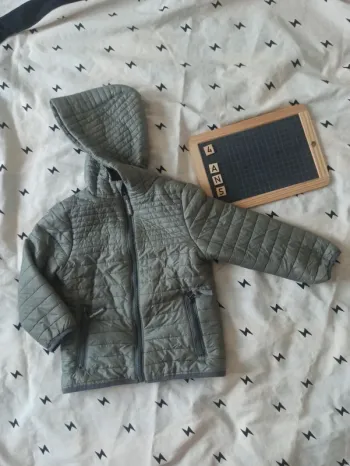 Doudoune Fine / taille 4 ans / be
