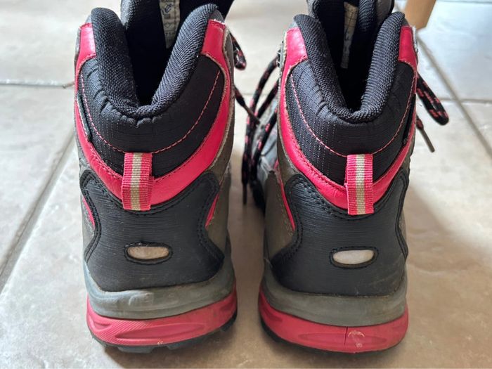 Chaussures de randonnée pointure 34 - photo numéro 3