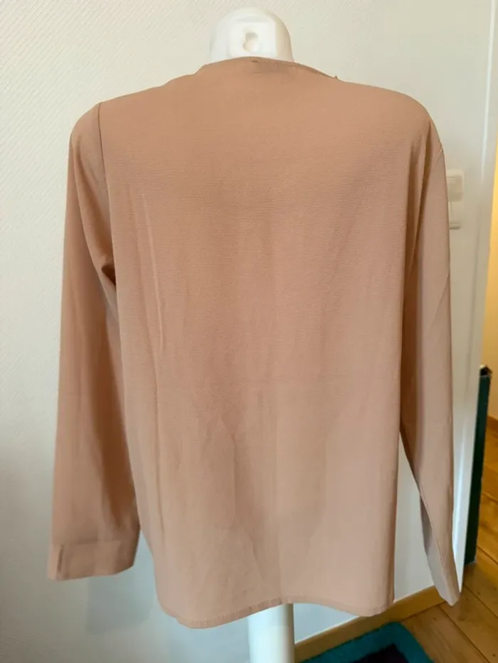 Blouse beige en très bon état taille L Molly bracken - photo numéro 7