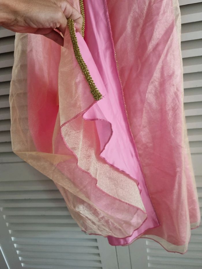 Robe de princesse avec sa cape - photo numéro 6