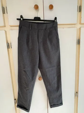 Pantalon gris - Stradivarius