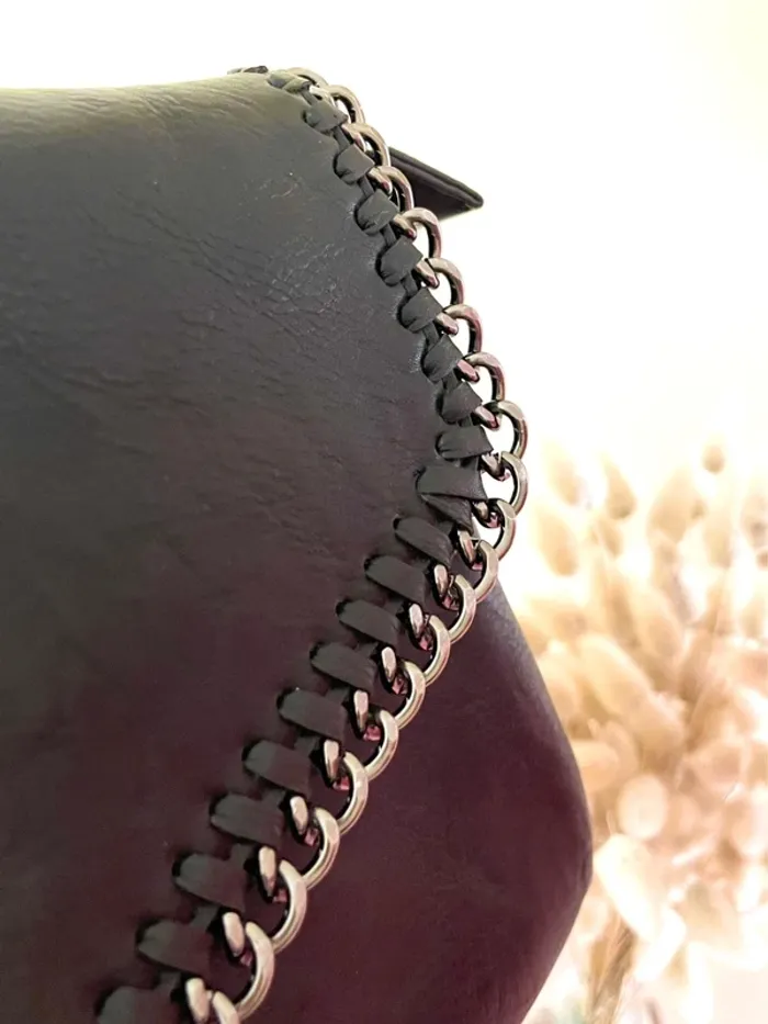 Sac à Main Noir Élégant avec Détails en Tresse et chaine brodé - photo numéro 16