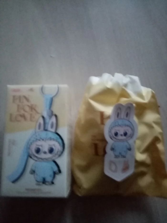 pop mart the monsters labubu pin for love D - photo numéro 2