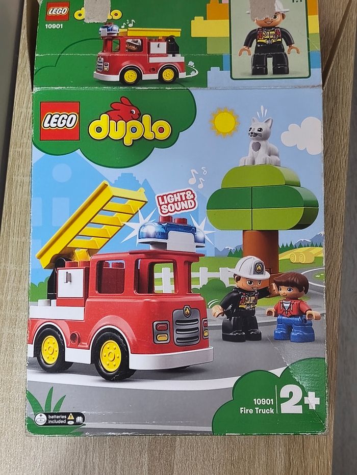 Lego Duplo 10901 Le camion de pompier - photo numéro 4