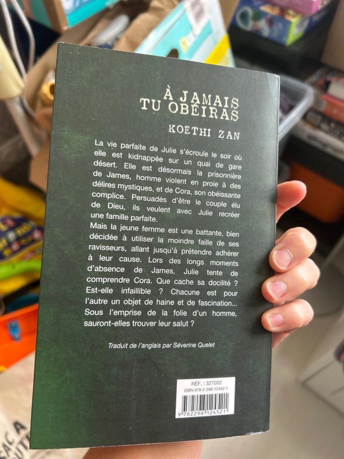 Livre « à jamais tu obéiras «  Koethi zan - photo numéro 2