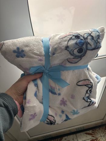 Superbe plaid Stitch neuf